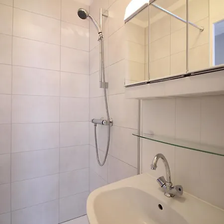 Apartment Bel F2 Avec Terrasse, Jardinet Et Cave - Mont-dore Centre - Fr-1-415-138