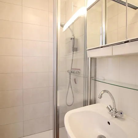 Apartment Bel F2 Avec Terrasse, Jardinet Et Cave - Mont-dore Centre - Fr-1-415-138 *